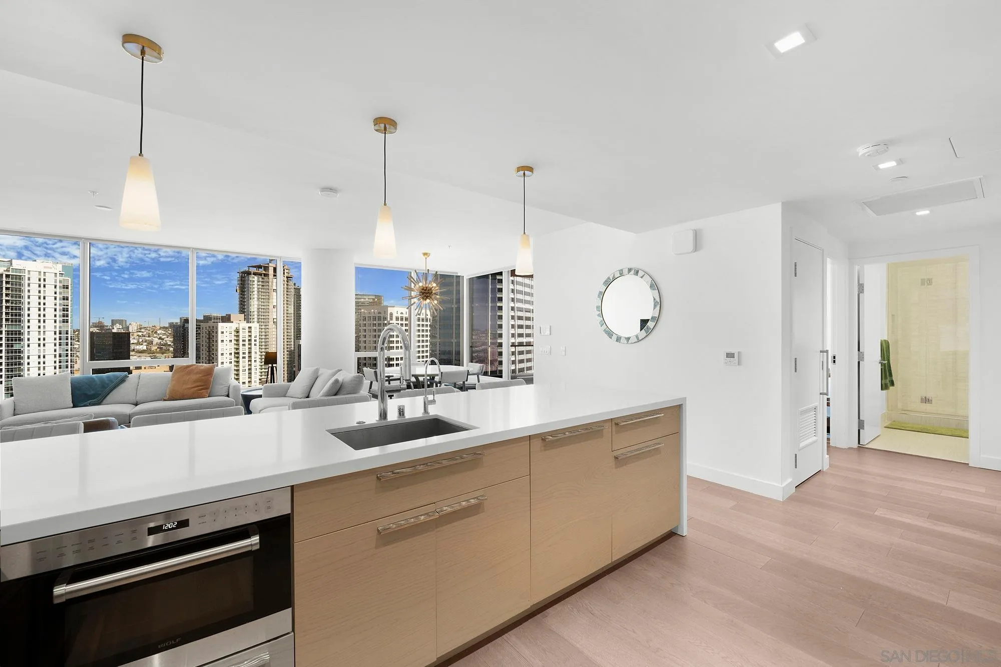 https://cdn.realtyfeed.com/cdn/127/260003711/11d5a2ad1323d5d23177038bcf51b749.webp