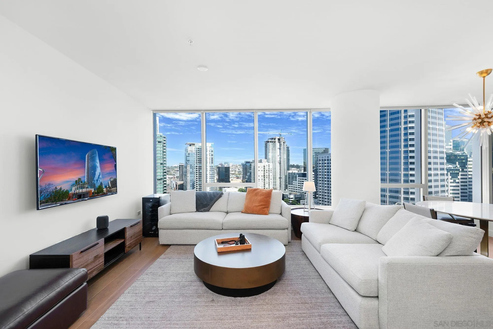 https://cdn.realtyfeed.com/cdn/127/260003711/5b746b0df0c91e54f1b7126bba6ec56f.webp