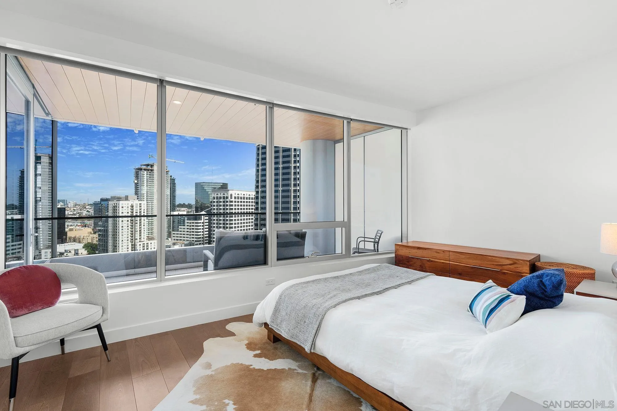 https://cdn.realtyfeed.com/cdn/127/260003711/5c8b8ed853101a40825b36c3501d8c64.webp