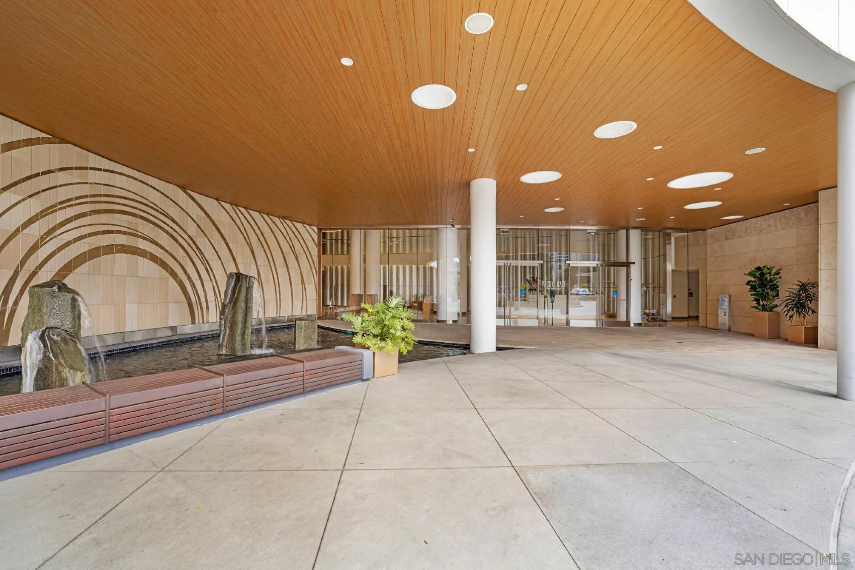 https://cdn.realtyfeed.com/cdn/127/260003711/8c6f366387575c72a527278cec519030.webp