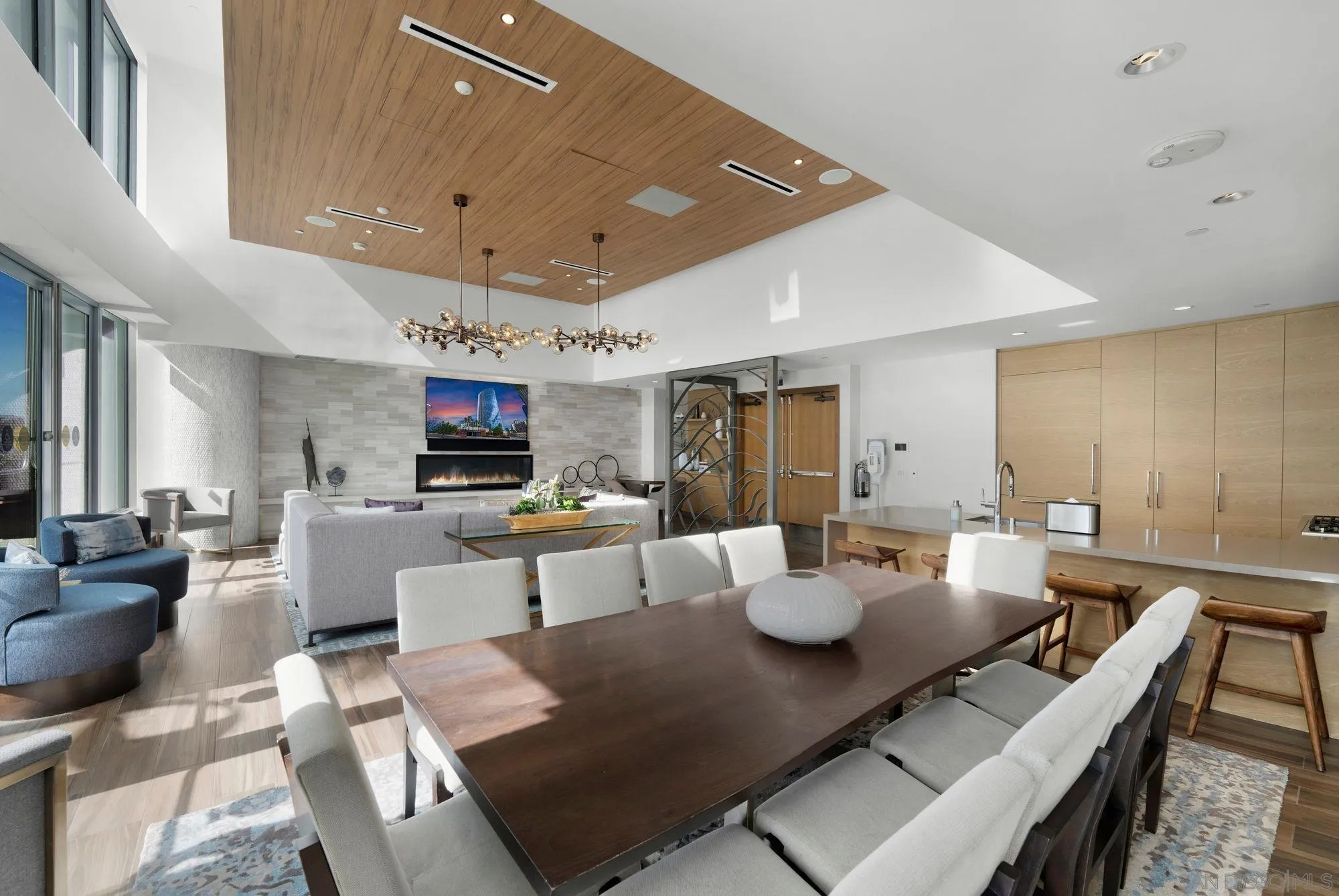 https://cdn.realtyfeed.com/cdn/127/260003711/905094e4c7a38719fec3044f98a41b8d.webp