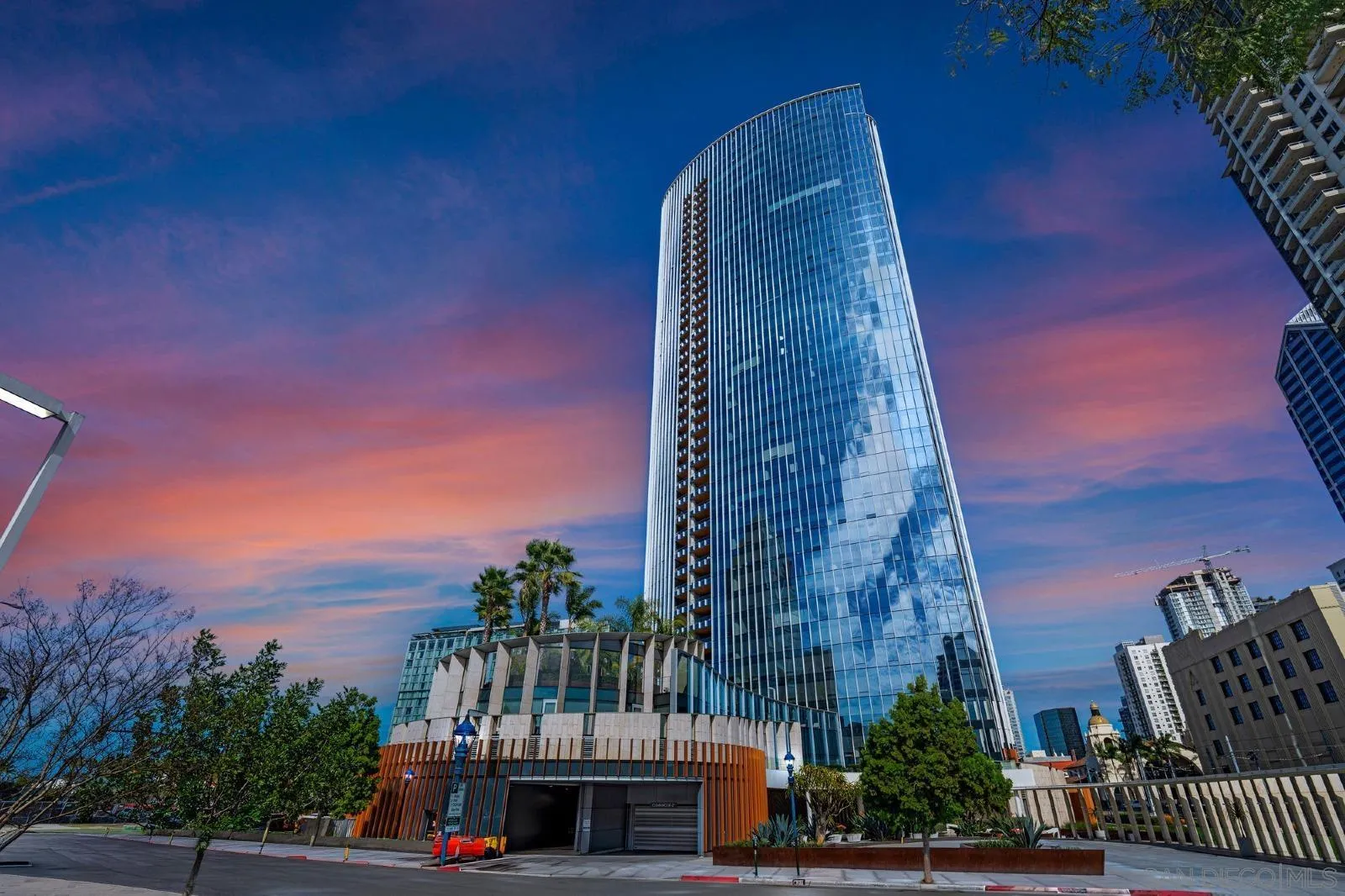 https://cdn.realtyfeed.com/cdn/127/260003711/e93d50fc40948ab9cf23d676abac597c.webp