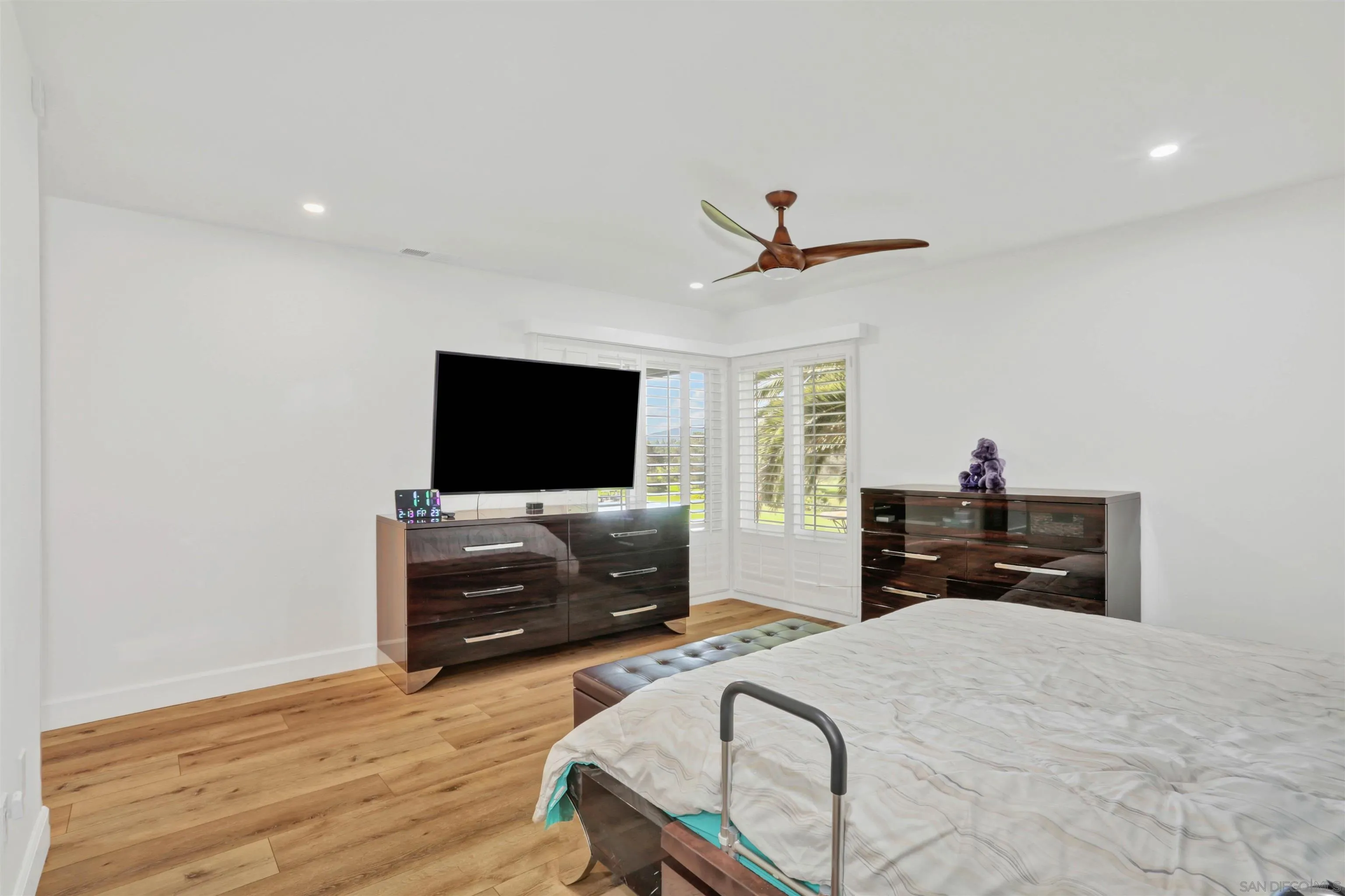 https://cdn.realtyfeed.com/cdn/127/260003713/1898cd7d525c22203e8f3a3f95f9bee7.webp