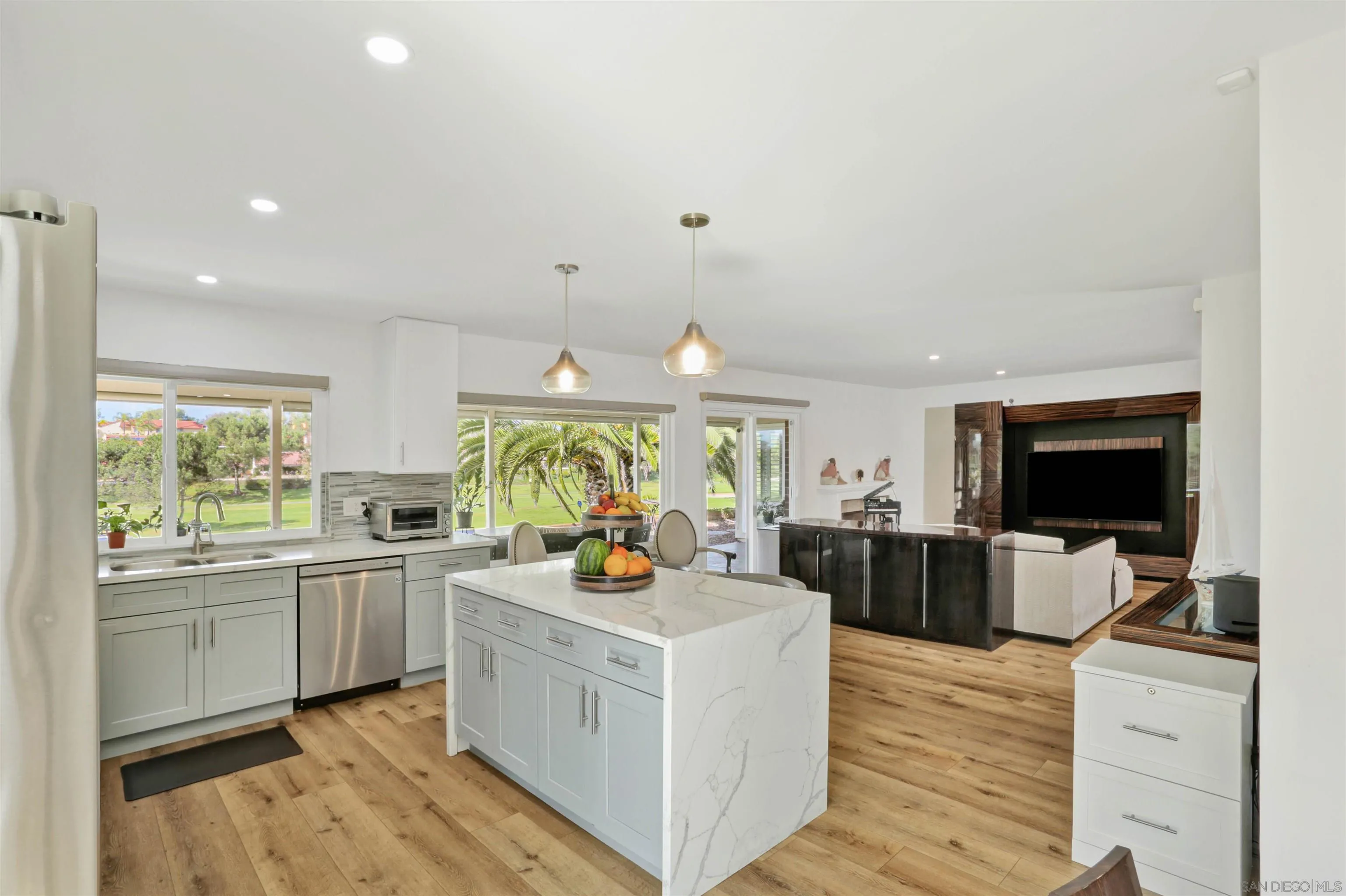 https://cdn.realtyfeed.com/cdn/127/260003713/aa0a5184940889ab6b015e02df87ed20.webp