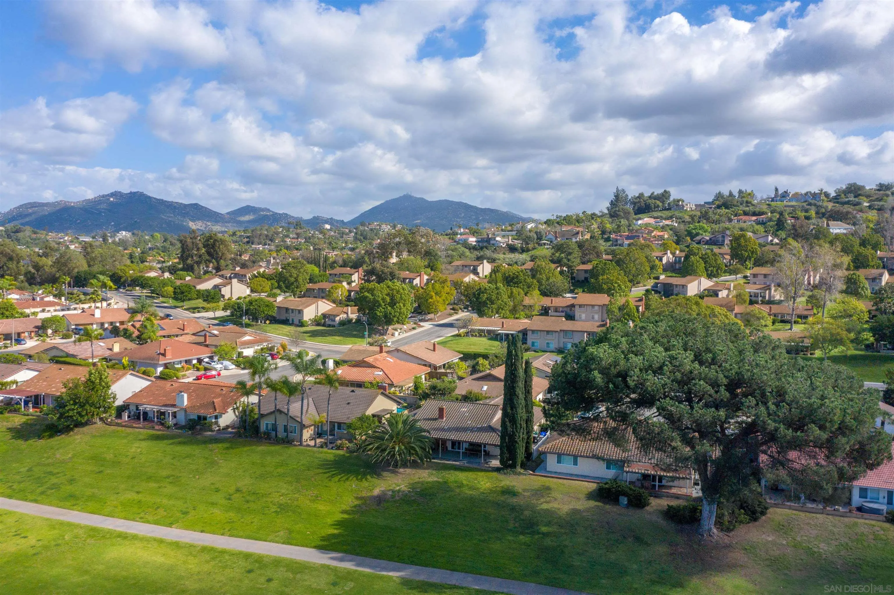 https://cdn.realtyfeed.com/cdn/127/260003713/e85118cc485d5662ed5df139b071c728.webp
