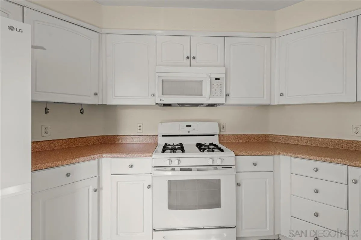 Photo #20: 260003722 Listing: Photo #20