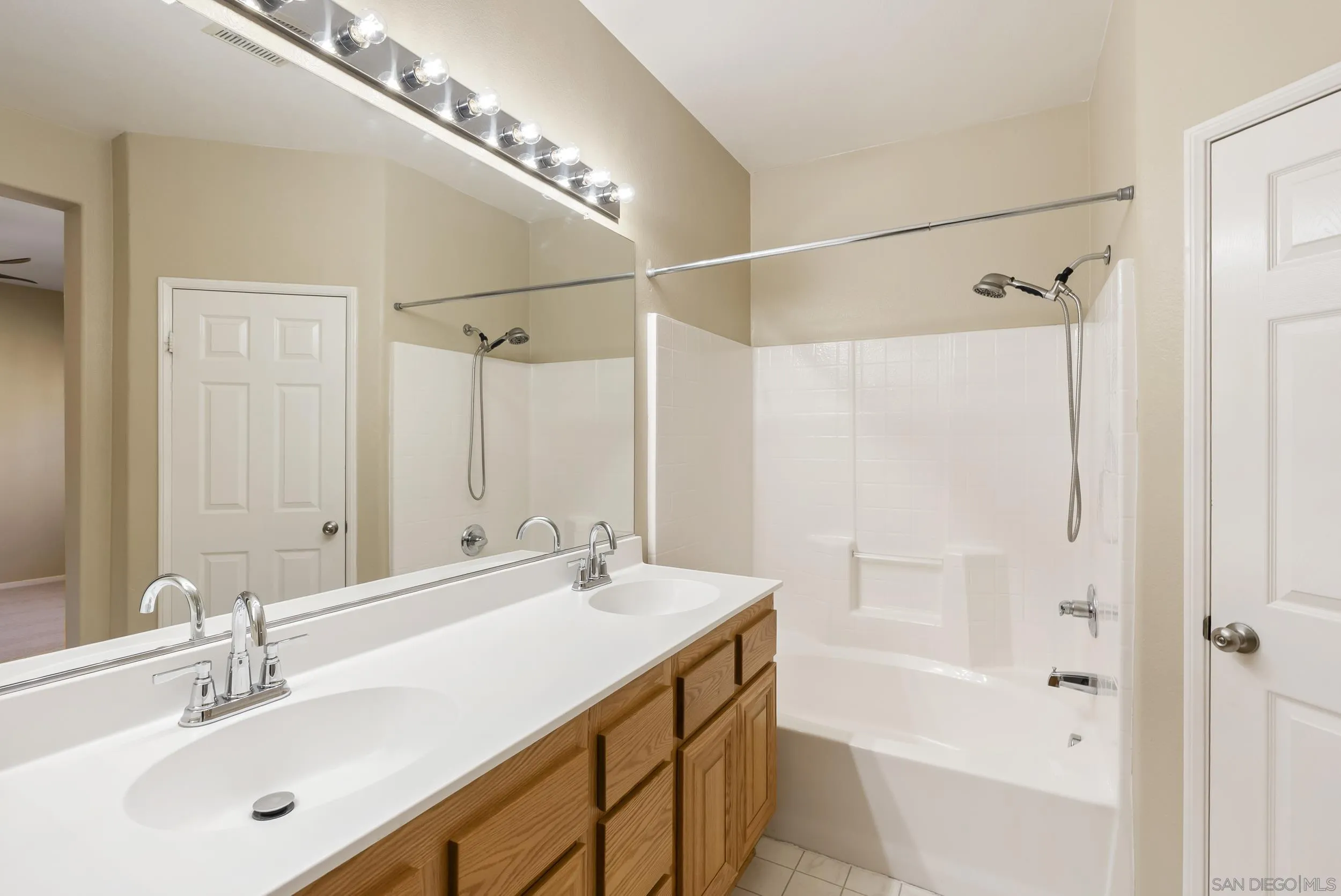 Photo #26: 260003724 Listing: Photo #26