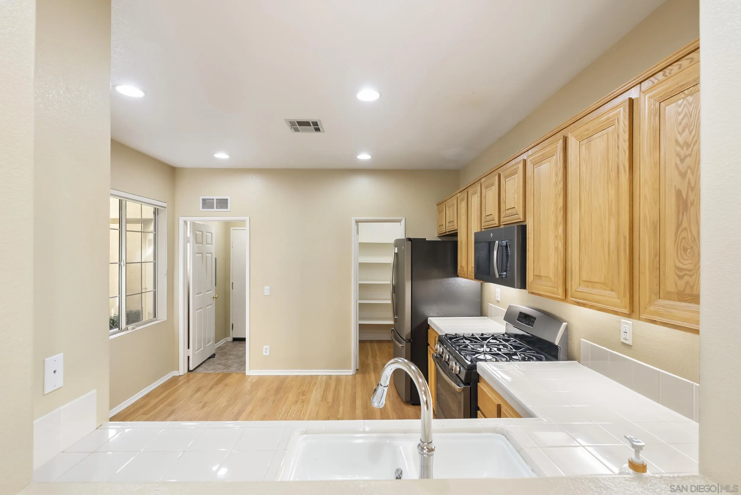 Photo #12: 260003724 Listing: Photo #12