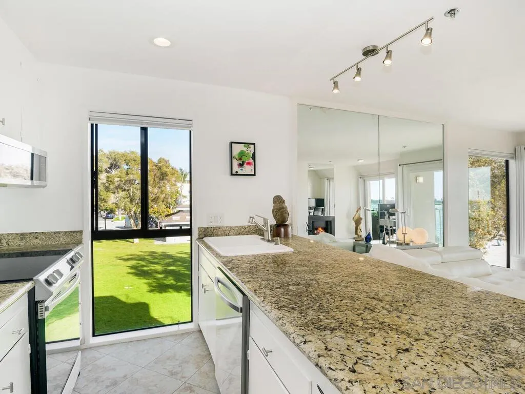 Photo #8: 260003727 Listing: Photo #8