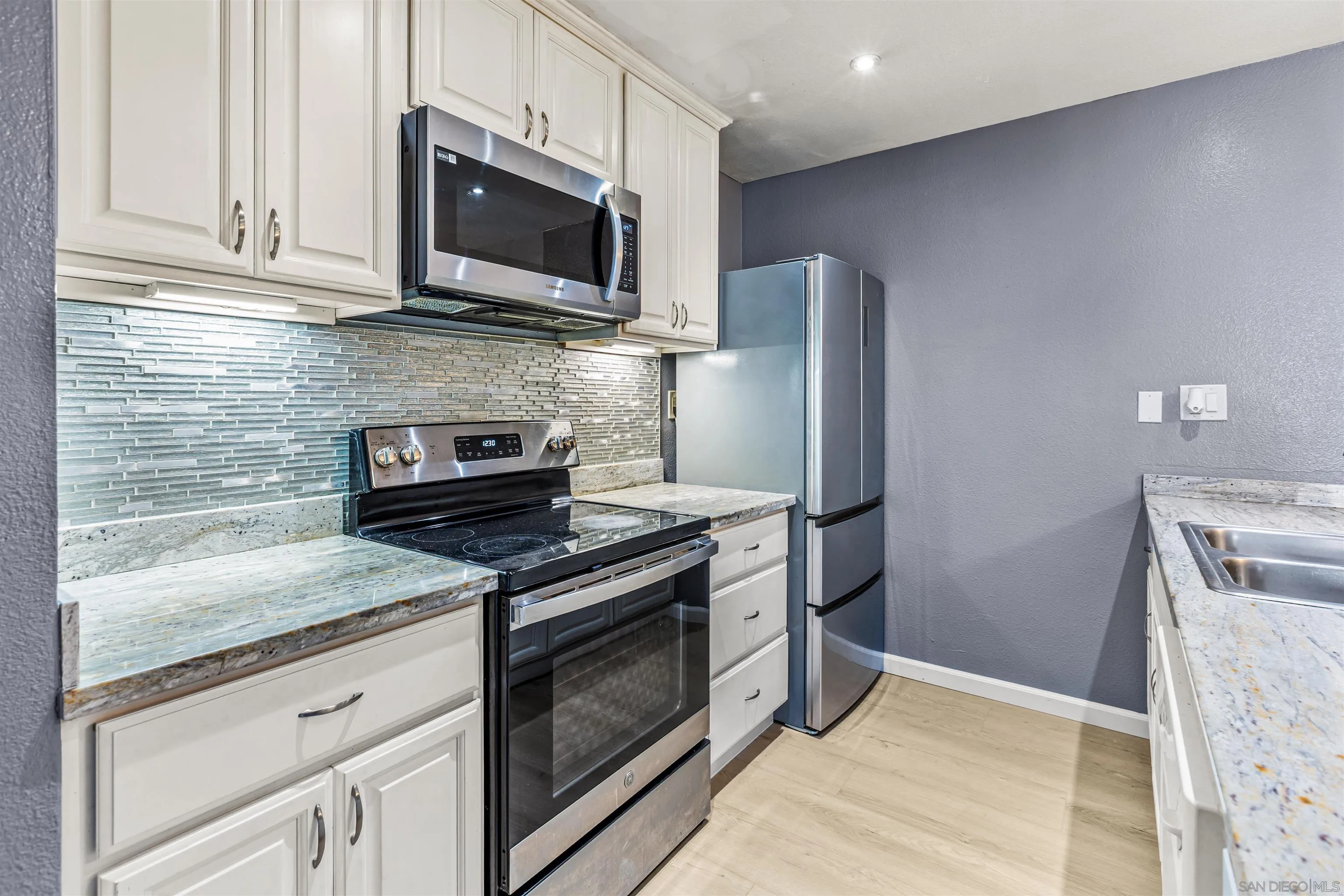 Photo #5: 260003728 Listing: Photo #5