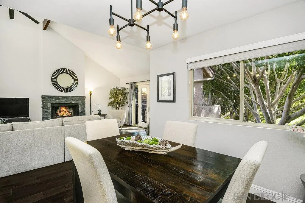 https://cdn.realtyfeed.com/cdn/127/260003736/6bb38a6ab41cf2699926e1e301239208.webp
