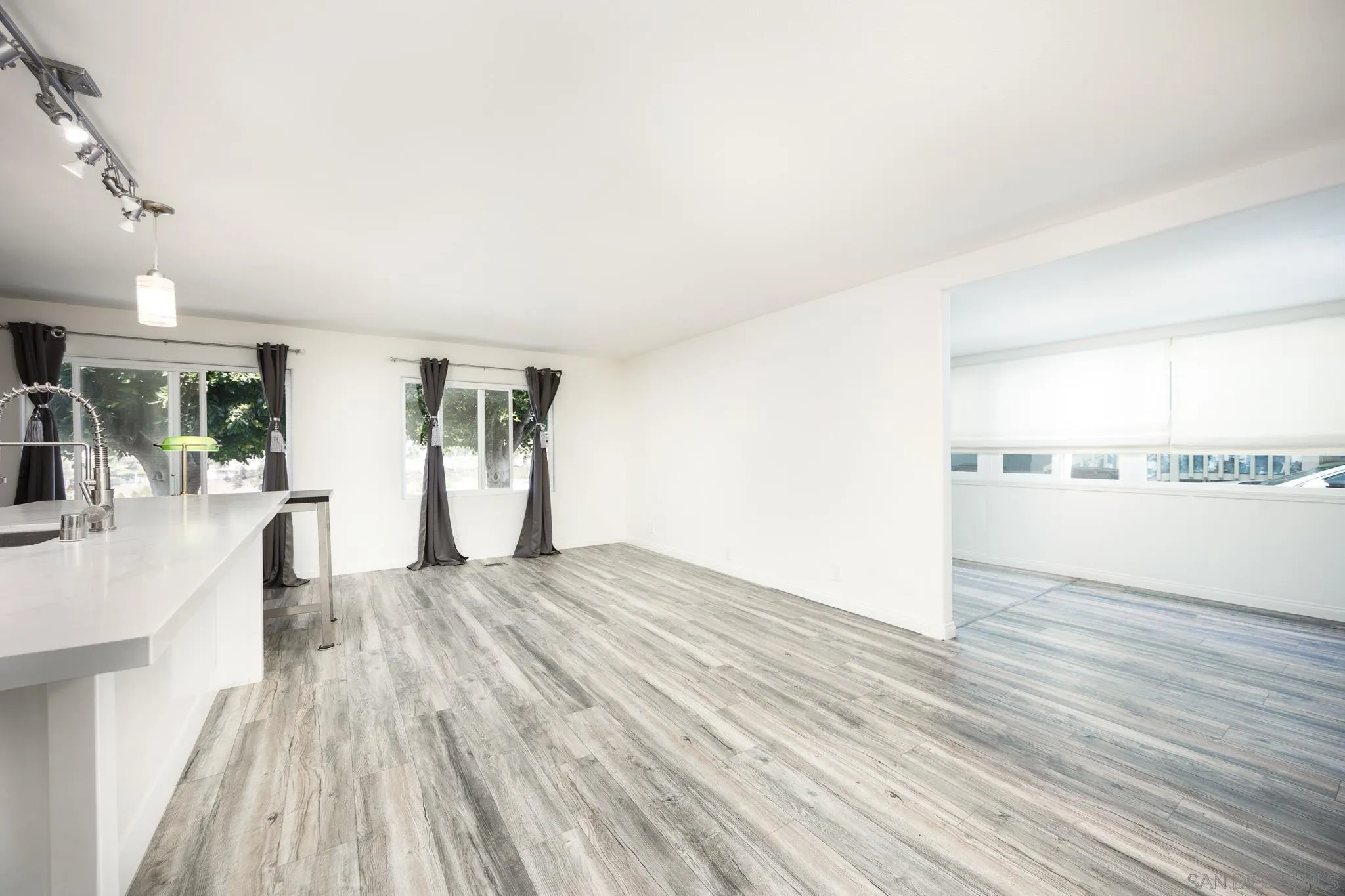 https://cdn.realtyfeed.com/cdn/127/260003743/25fb406b1d54616d07474bde42dc83de.webp
