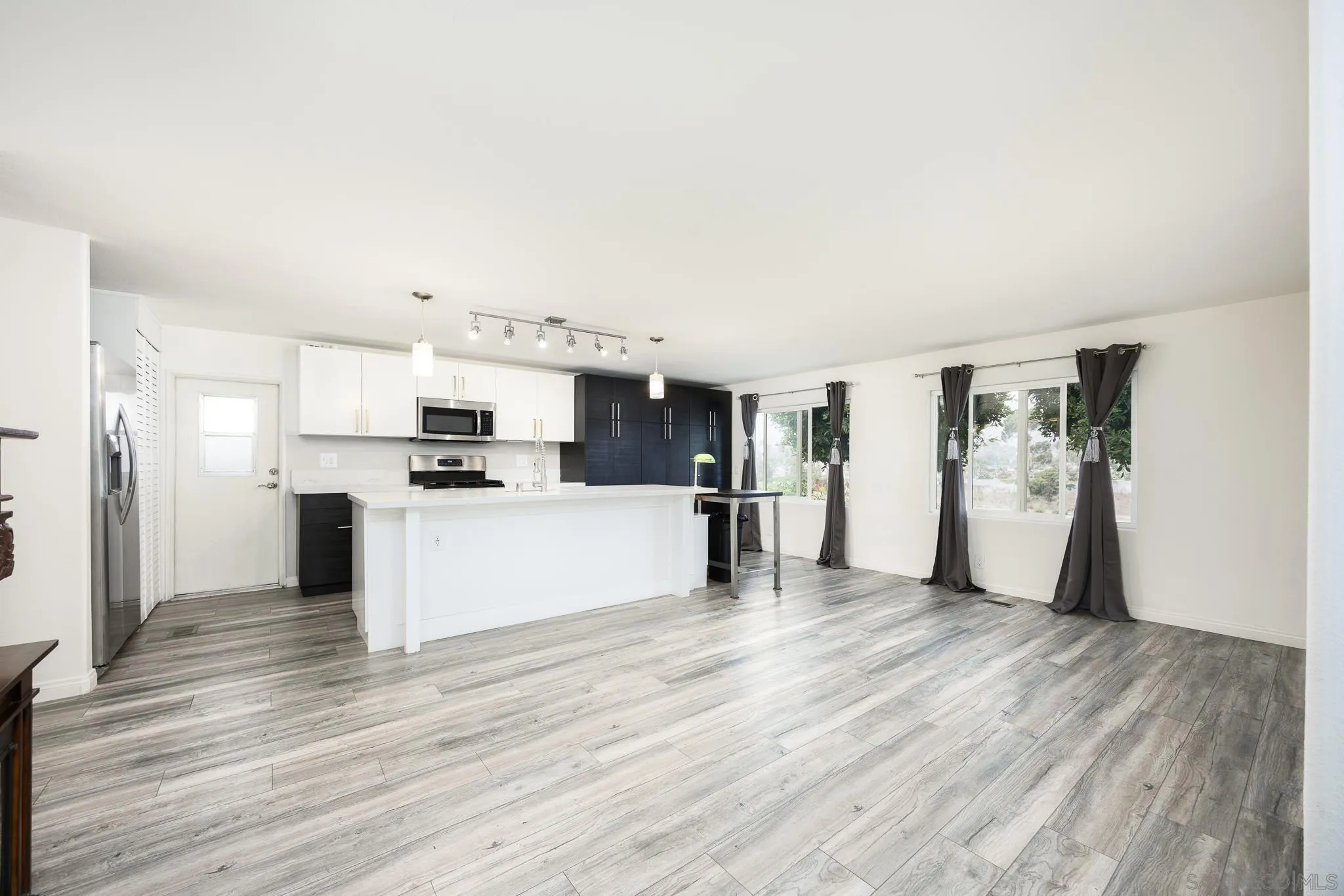 https://cdn.realtyfeed.com/cdn/127/260003743/6313bab048daf5235368d5fb2b630f6a.webp