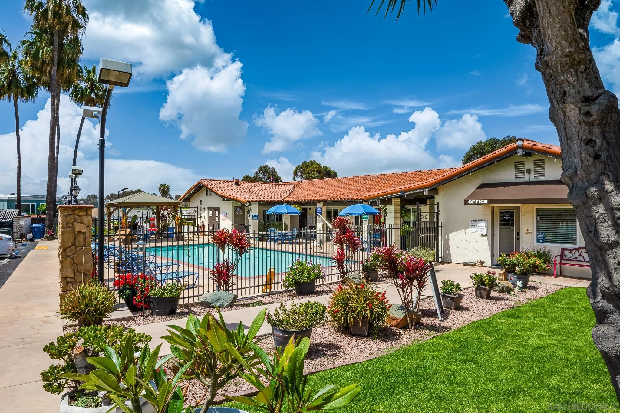 https://cdn.realtyfeed.com/cdn/127/260003743/6efdac7126c4c9c683688b58881c40d2.webp