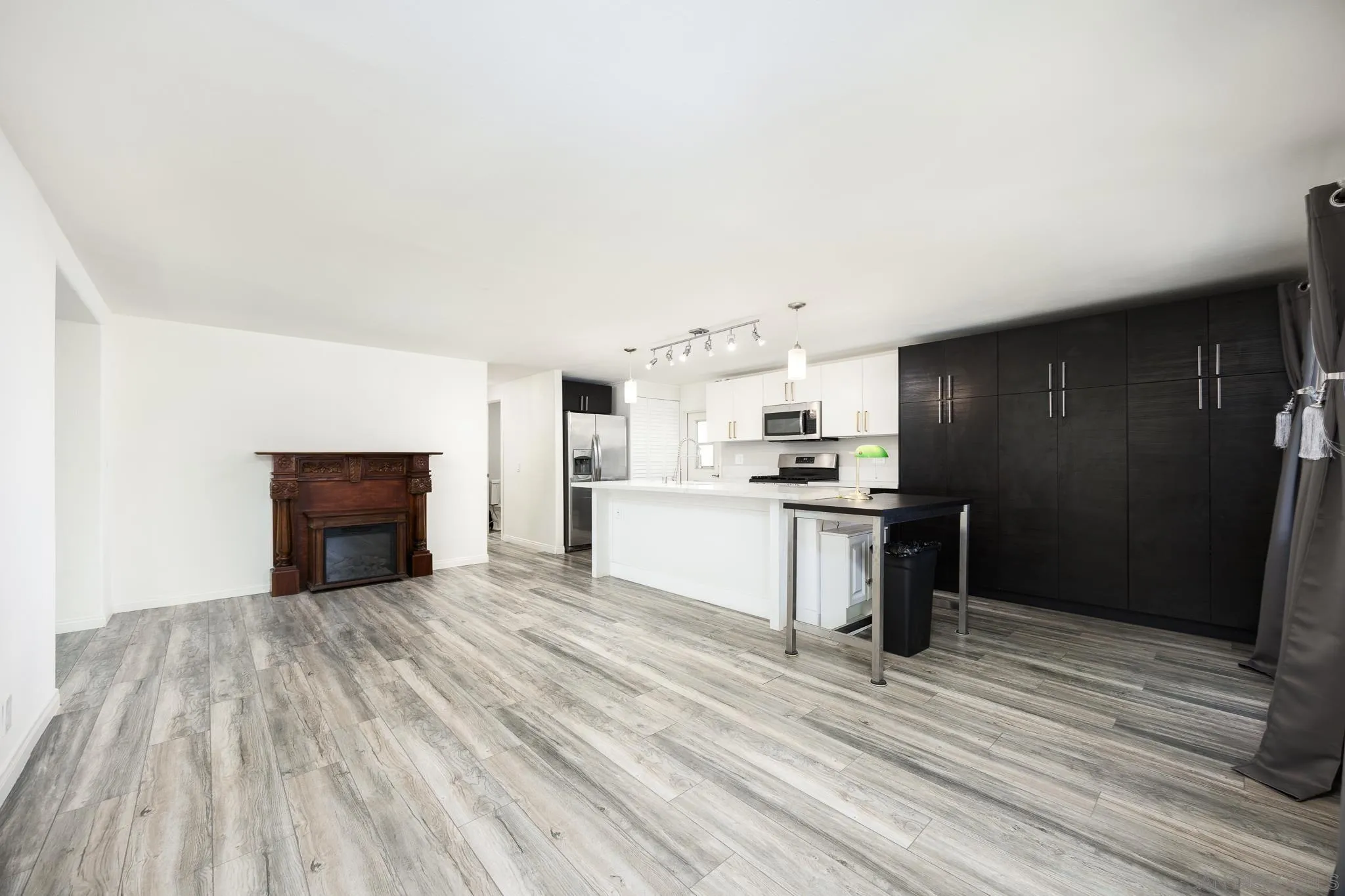 https://cdn.realtyfeed.com/cdn/127/260003743/b8d793f519b9b0638b487c6e5bccf41a.webp
