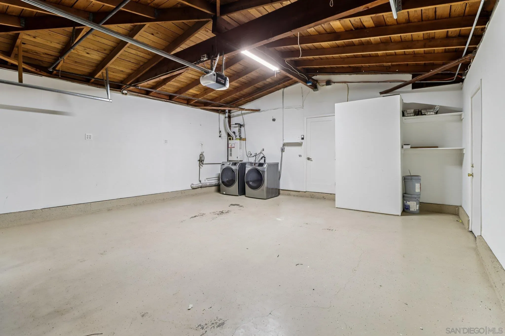 https://cdn.realtyfeed.com/cdn/127/260003745/0f1808913cf88cac15b34becb6b91f04.webp