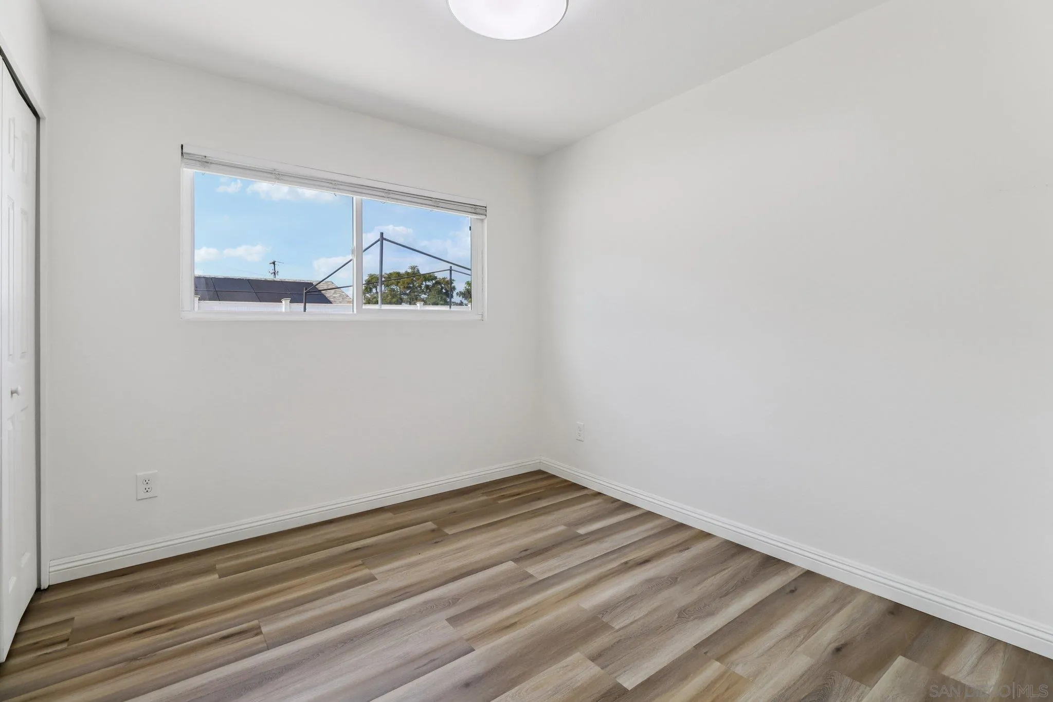 https://cdn.realtyfeed.com/cdn/127/260003745/4834bddda7128b977f91afa3a9f52635.webp