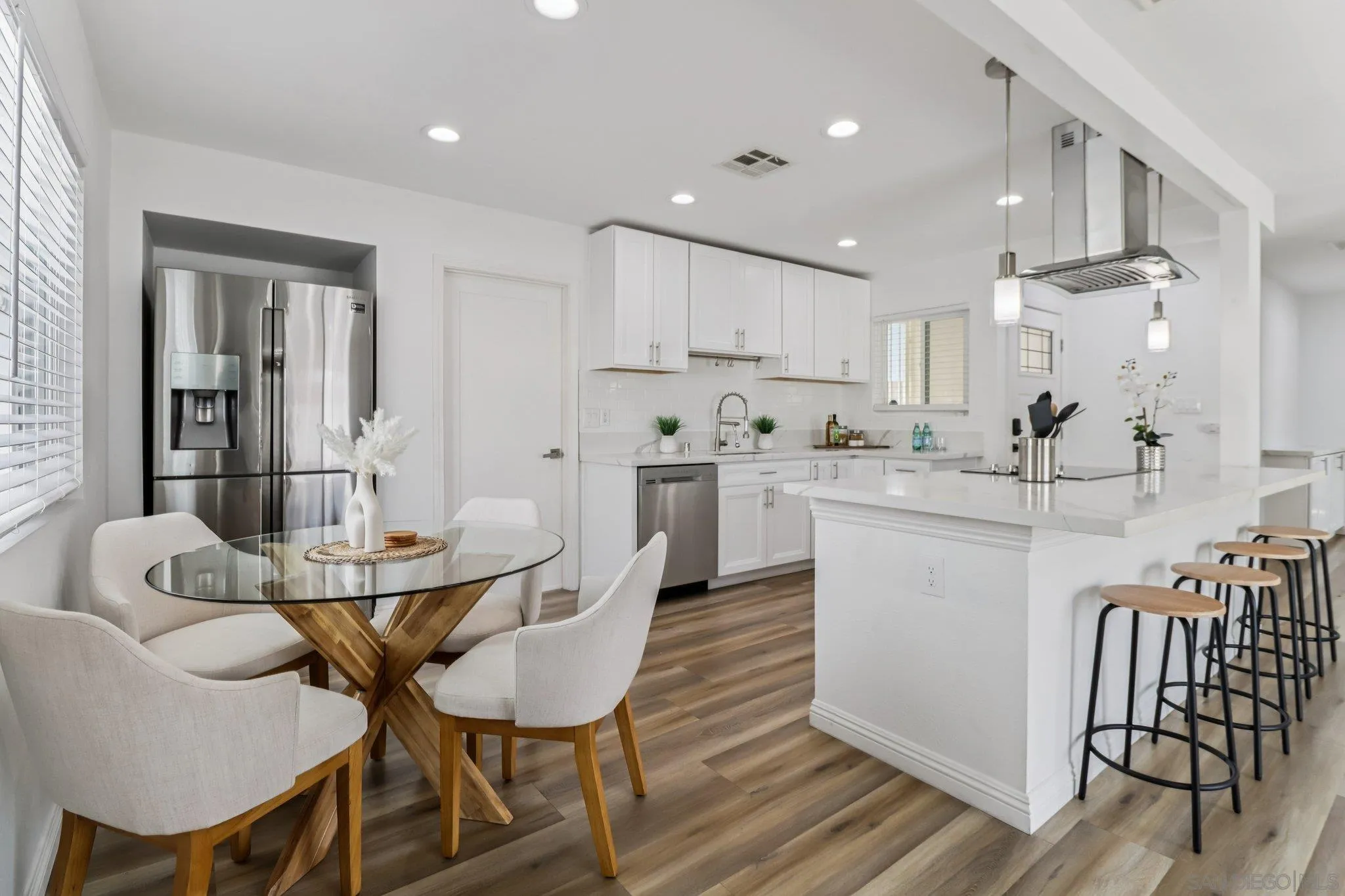 https://cdn.realtyfeed.com/cdn/127/260003745/547b02ccc1171b13f41169a86645424a.webp