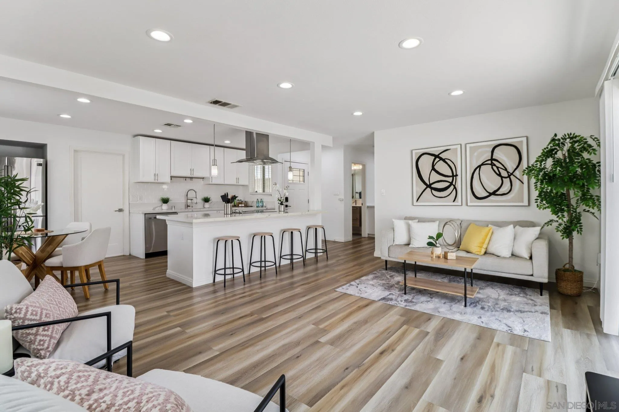 https://cdn.realtyfeed.com/cdn/127/260003745/6550ea1864bdf600a570e9d50d934107.webp