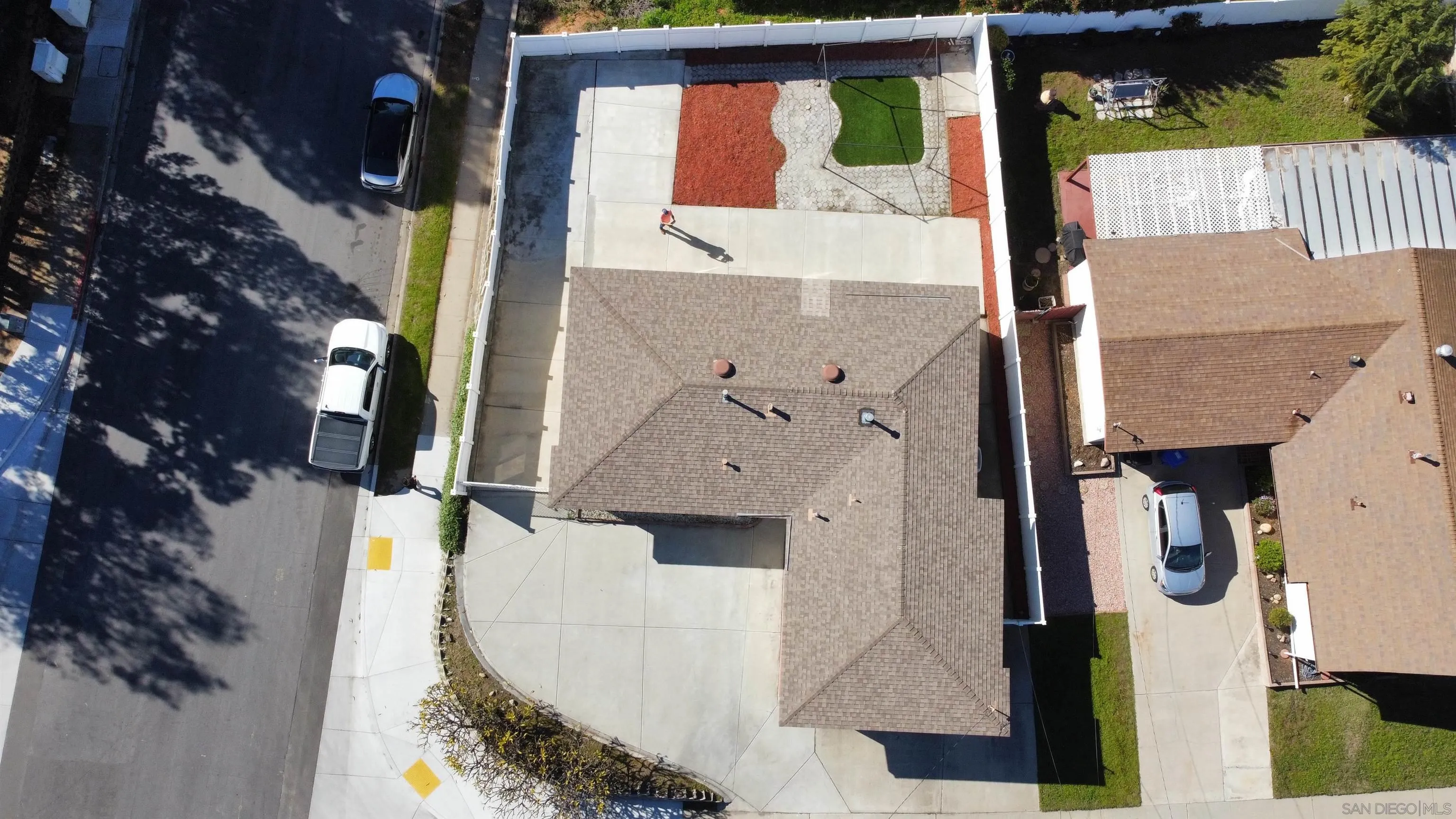 https://cdn.realtyfeed.com/cdn/127/260003745/77208291541fecb3345aa3212e2743cc.webp