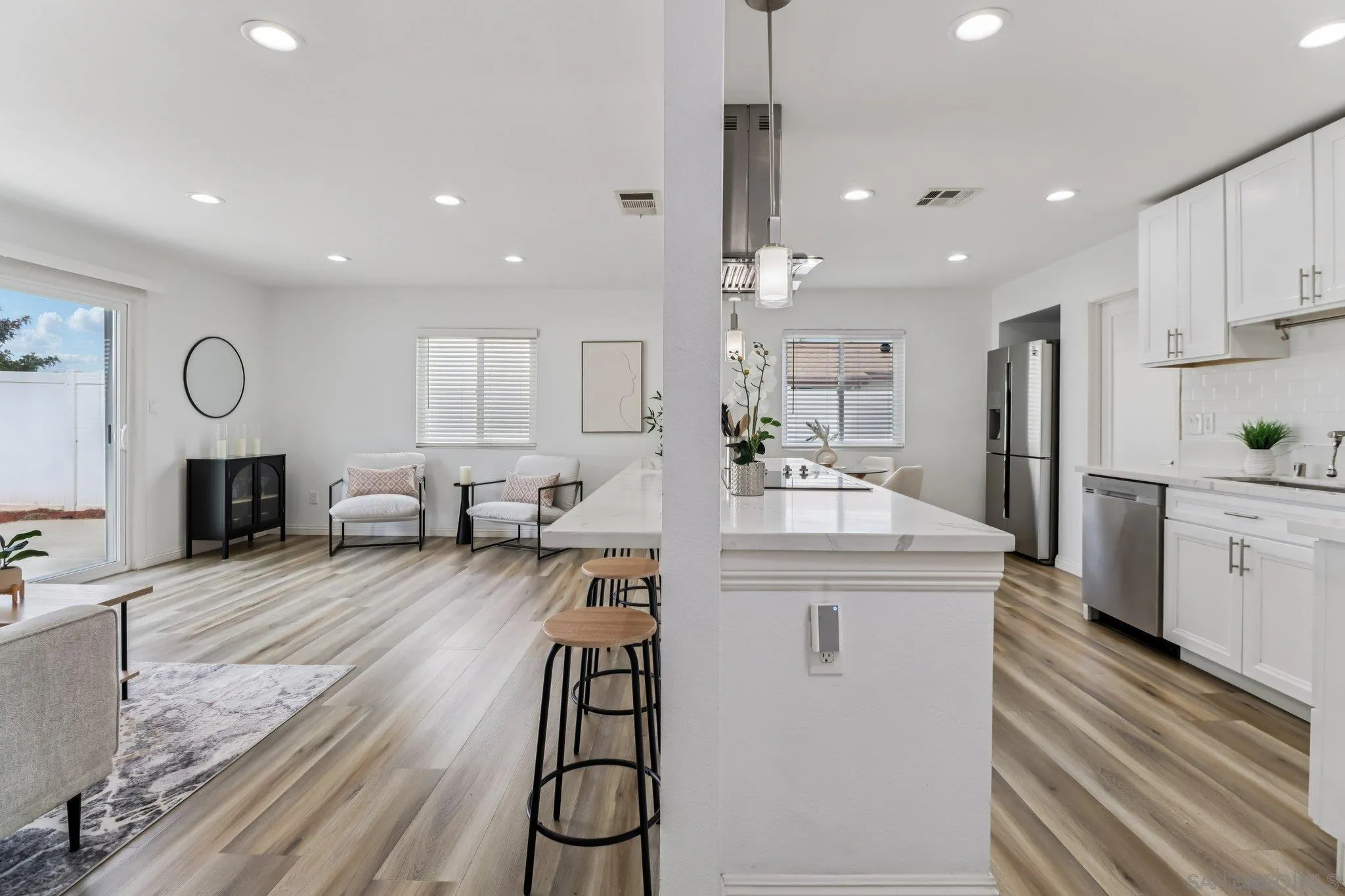 https://cdn.realtyfeed.com/cdn/127/260003745/8fbfb39312cd1ee3106a03681cae1462.webp