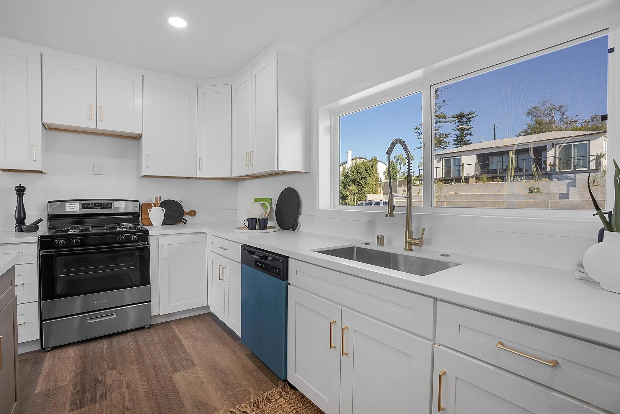 https://cdn.realtyfeed.com/cdn/127/260003750/da5749e8483e8c00e58b46e1f25c45b9.webp