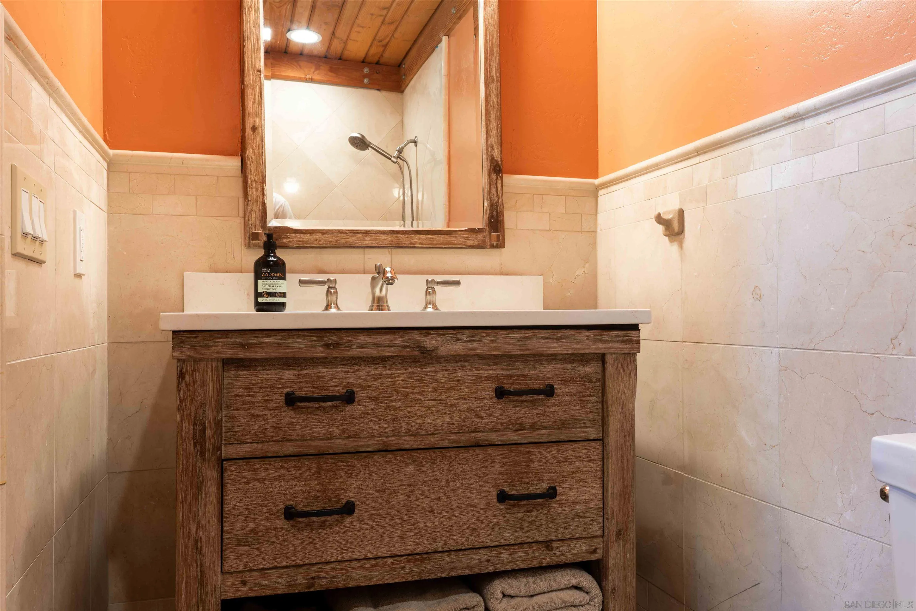 https://cdn.realtyfeed.com/cdn/127/260003751/d1f9ff7694760ad560da8b76e8a78afb.webp