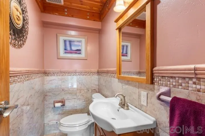 https://cdn.realtyfeed.com/cdn/127/260003751/dbe6c15336e12082bb38aa075602c0af.webp