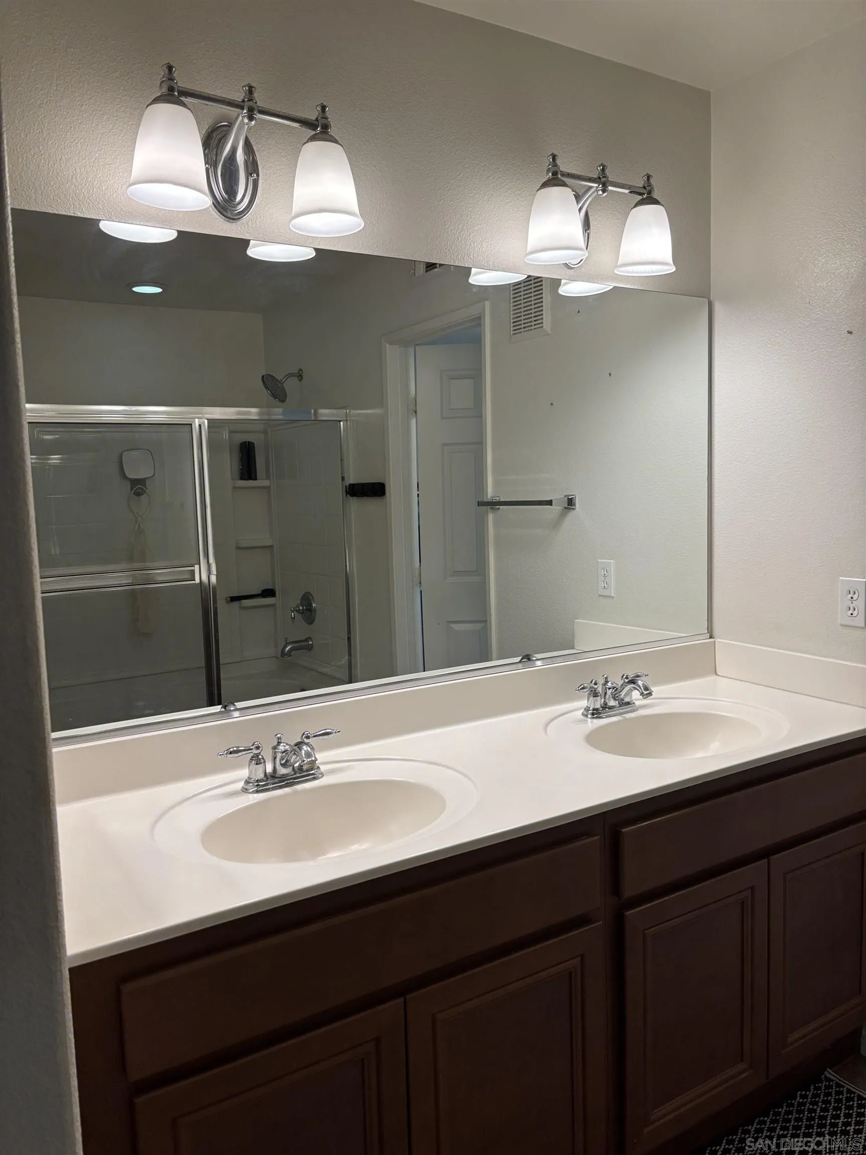 Photo #16: 260003752 Listing: Photo #16