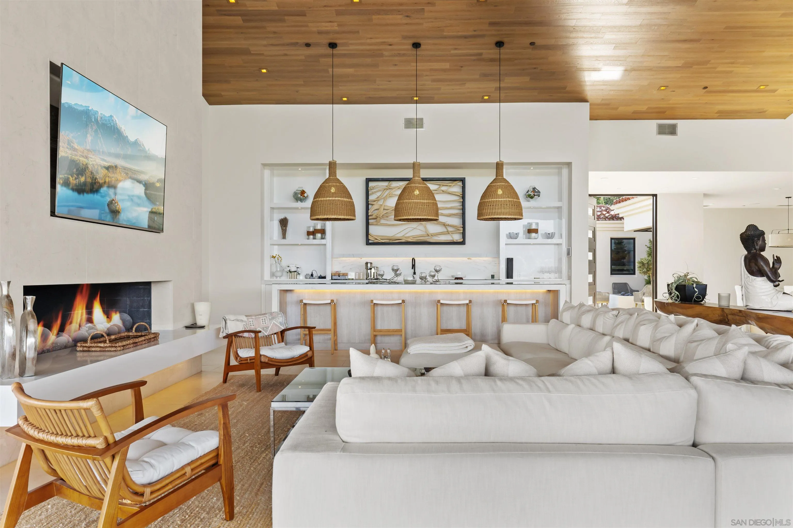 https://cdn.realtyfeed.com/cdn/127/260003755/00ca55724547af99d7e20d6cf0b91c23.webp