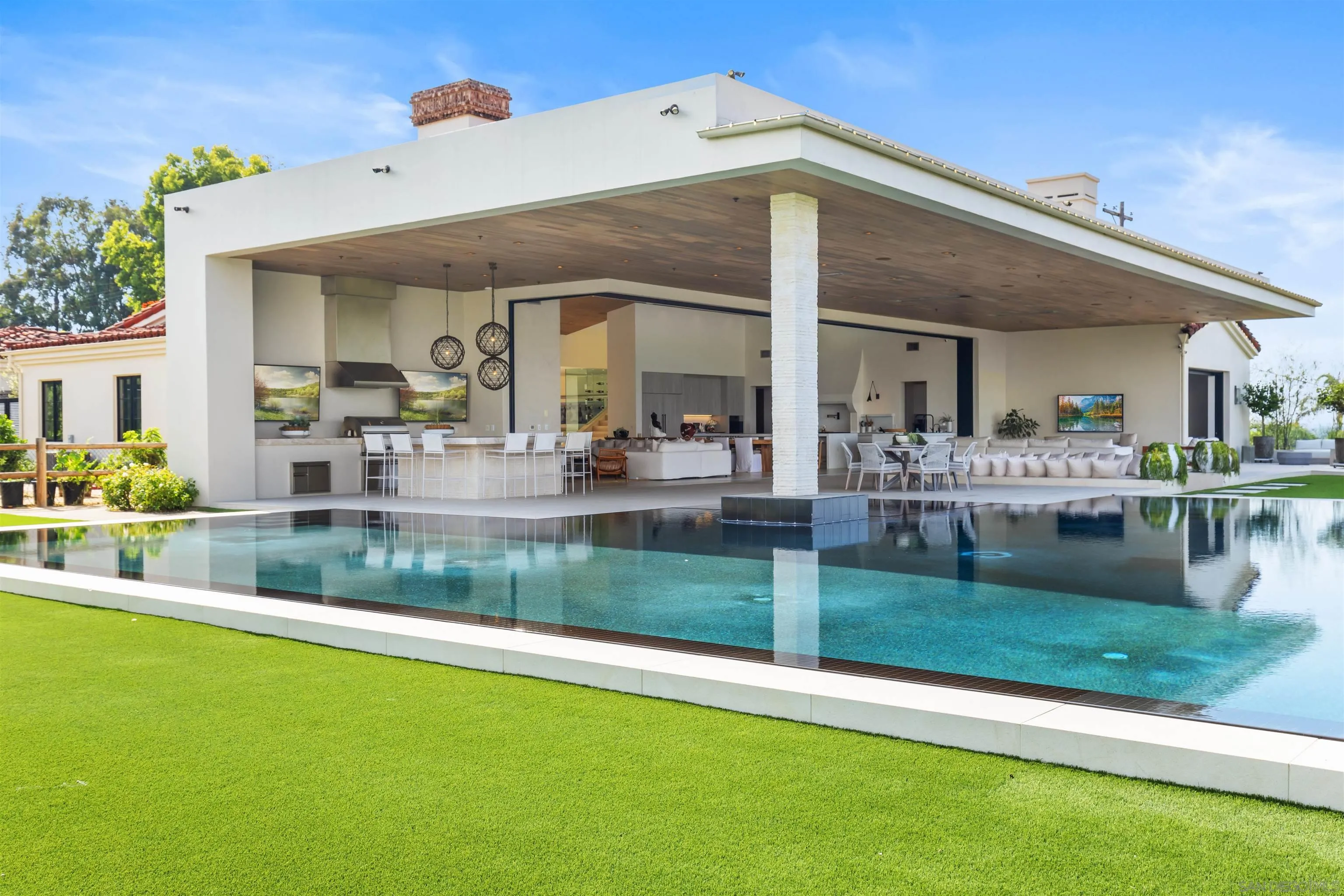 https://cdn.realtyfeed.com/cdn/127/260003755/473f4e5f1f24b19f69b22c84dd3243c1.webp