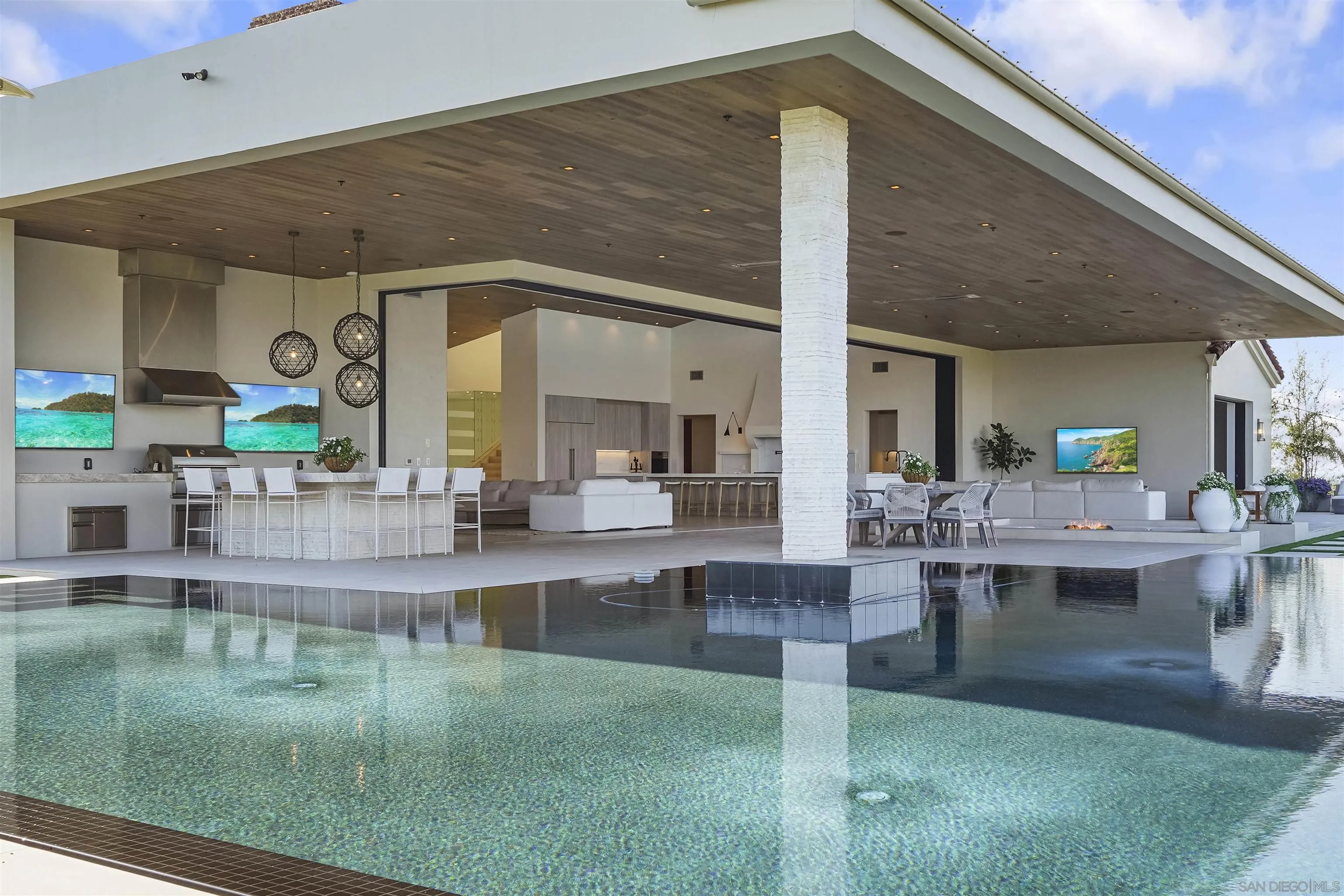 https://cdn.realtyfeed.com/cdn/127/260003755/484b4f83ad7bb7e713b628fc47dc2514.webp