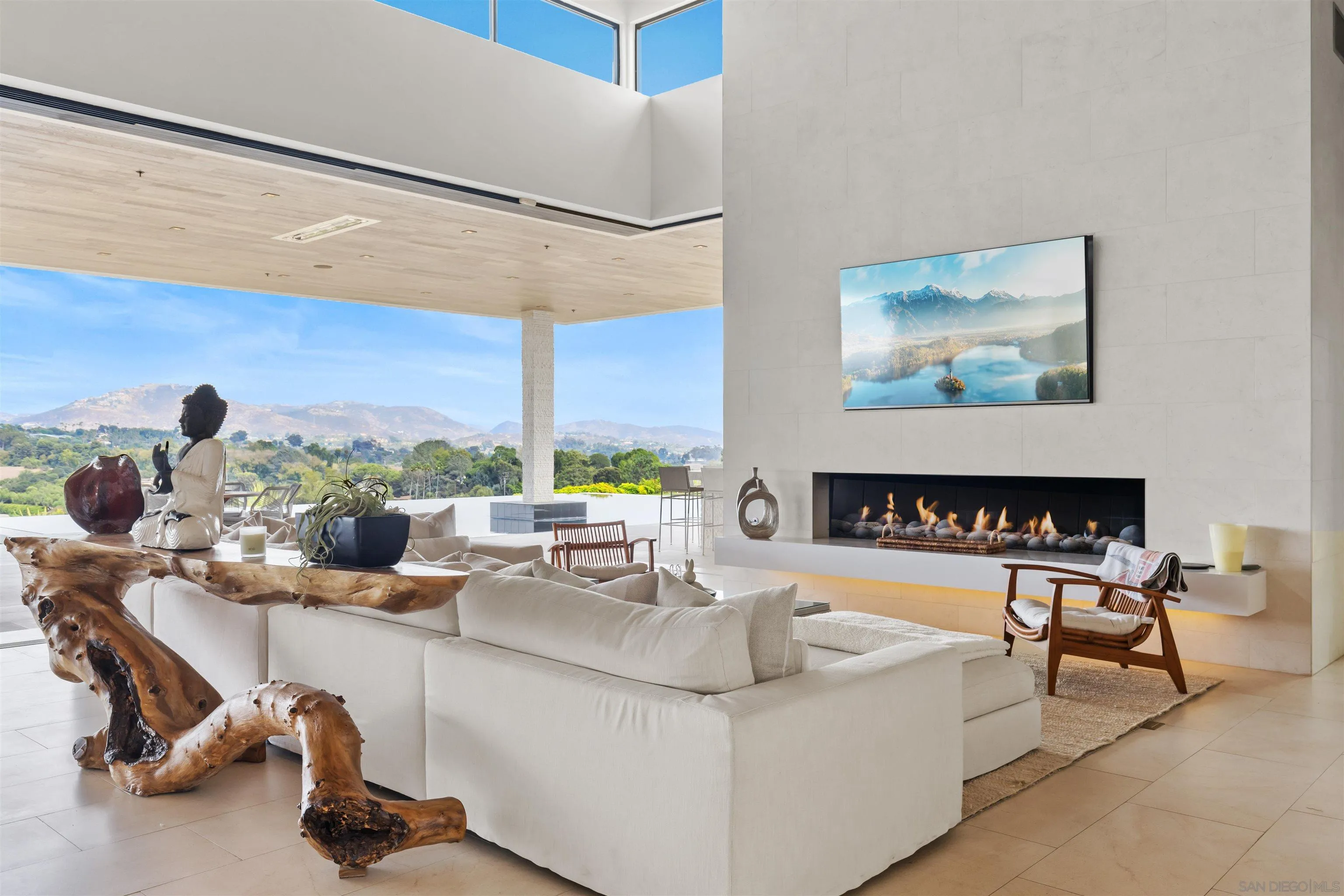 https://cdn.realtyfeed.com/cdn/127/260003755/634e0eefca516fc31df4d9967aa745c1.webp