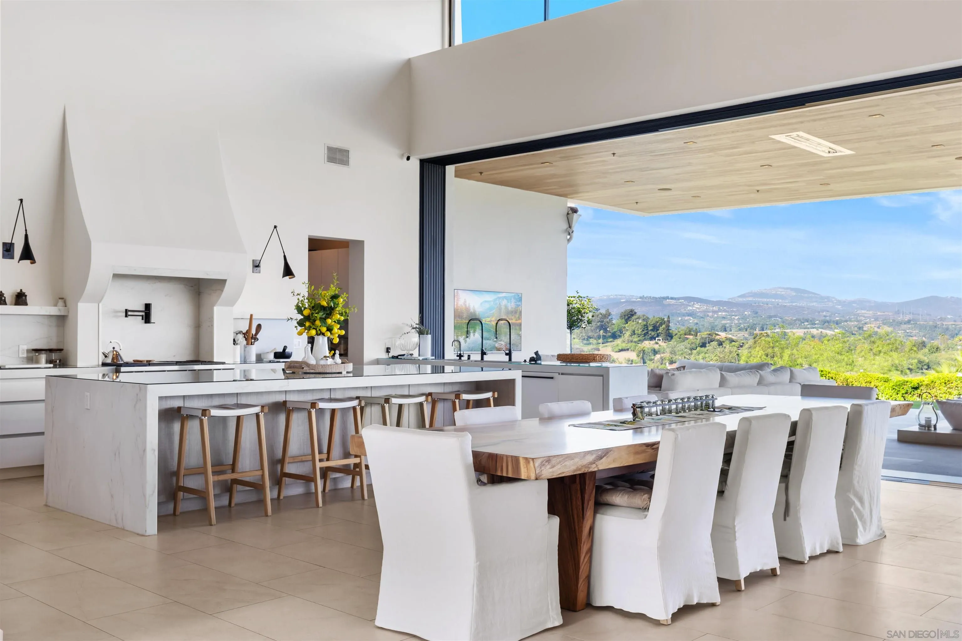 https://cdn.realtyfeed.com/cdn/127/260003755/b76c495b1580b6f04a31ad2faae3d91f.webp