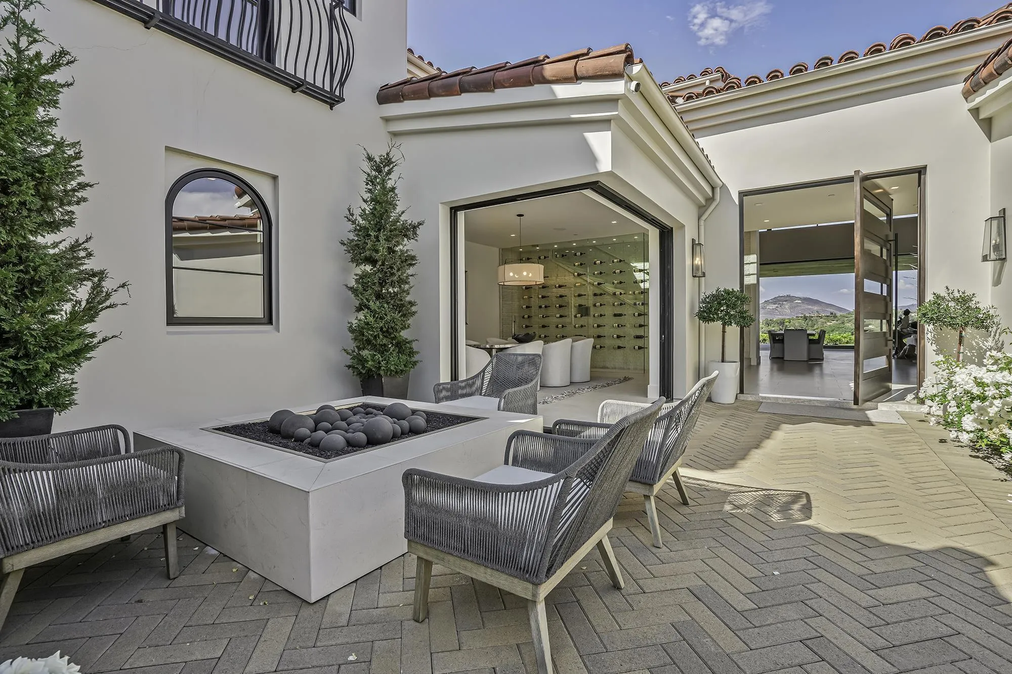 https://cdn.realtyfeed.com/cdn/127/260003755/c3dc730fe14848ad9ccafa0e801a85b5.webp
