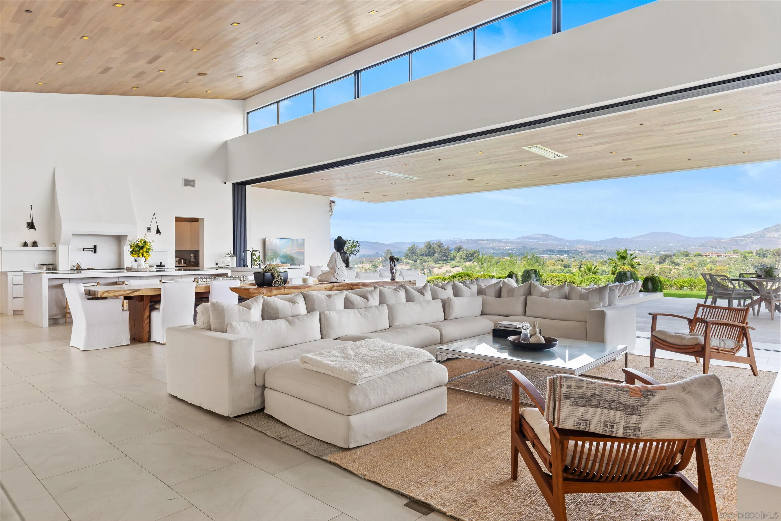 https://cdn.realtyfeed.com/cdn/127/260003755/d18b2c3619014b2438107c7723f49714.webp