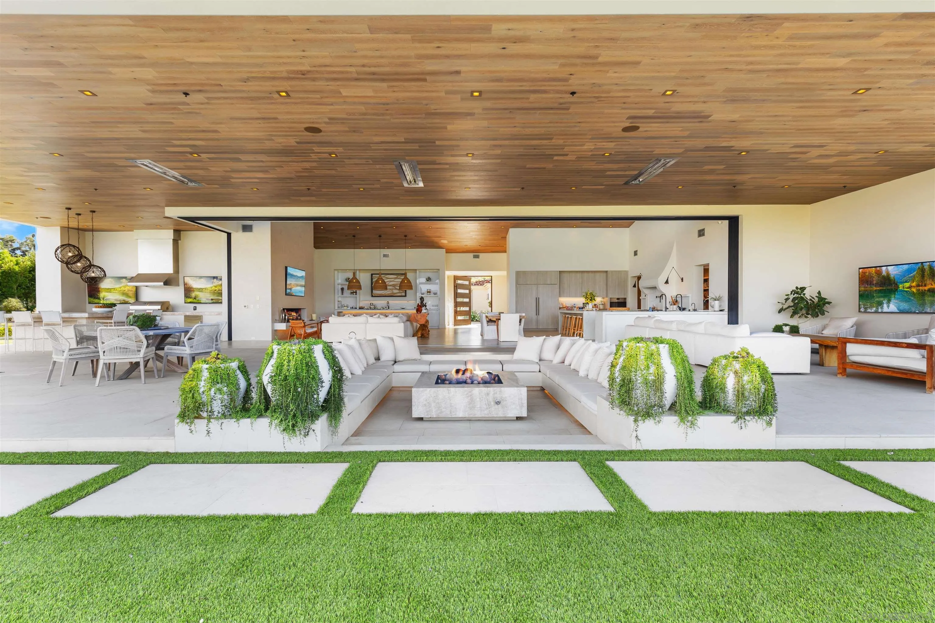 https://cdn.realtyfeed.com/cdn/127/260003755/d47dec6181556d945bf6b7ed73f7eab3.webp