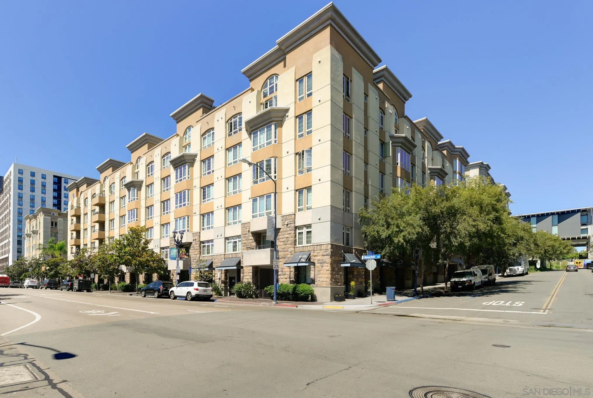 https://cdn.realtyfeed.com/cdn/127/260003760/0748edcc40c9ca038441597f77f72cb9.webp