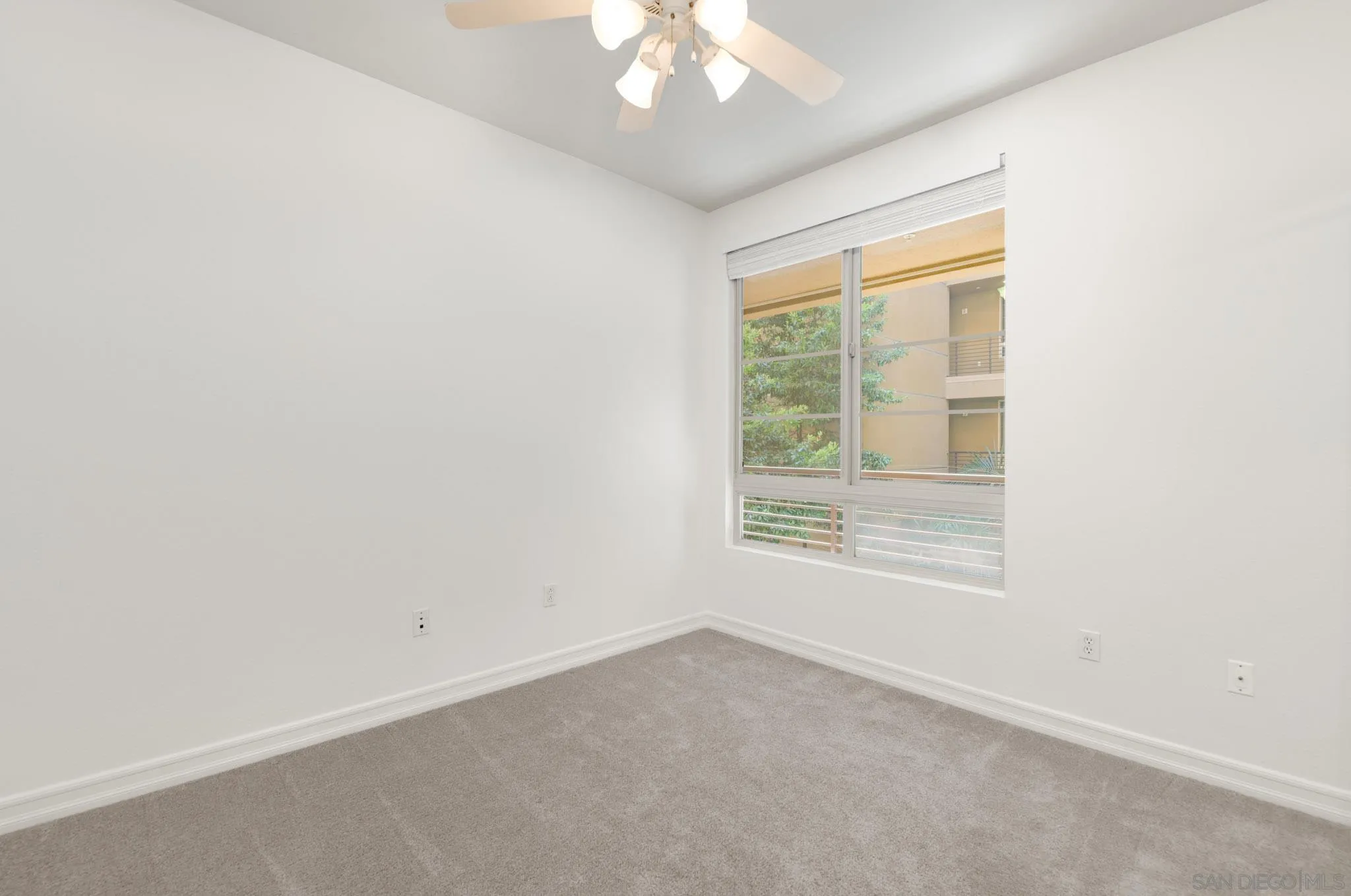 https://cdn.realtyfeed.com/cdn/127/260003760/b6d044ece84b3695397eb1867c064040.webp