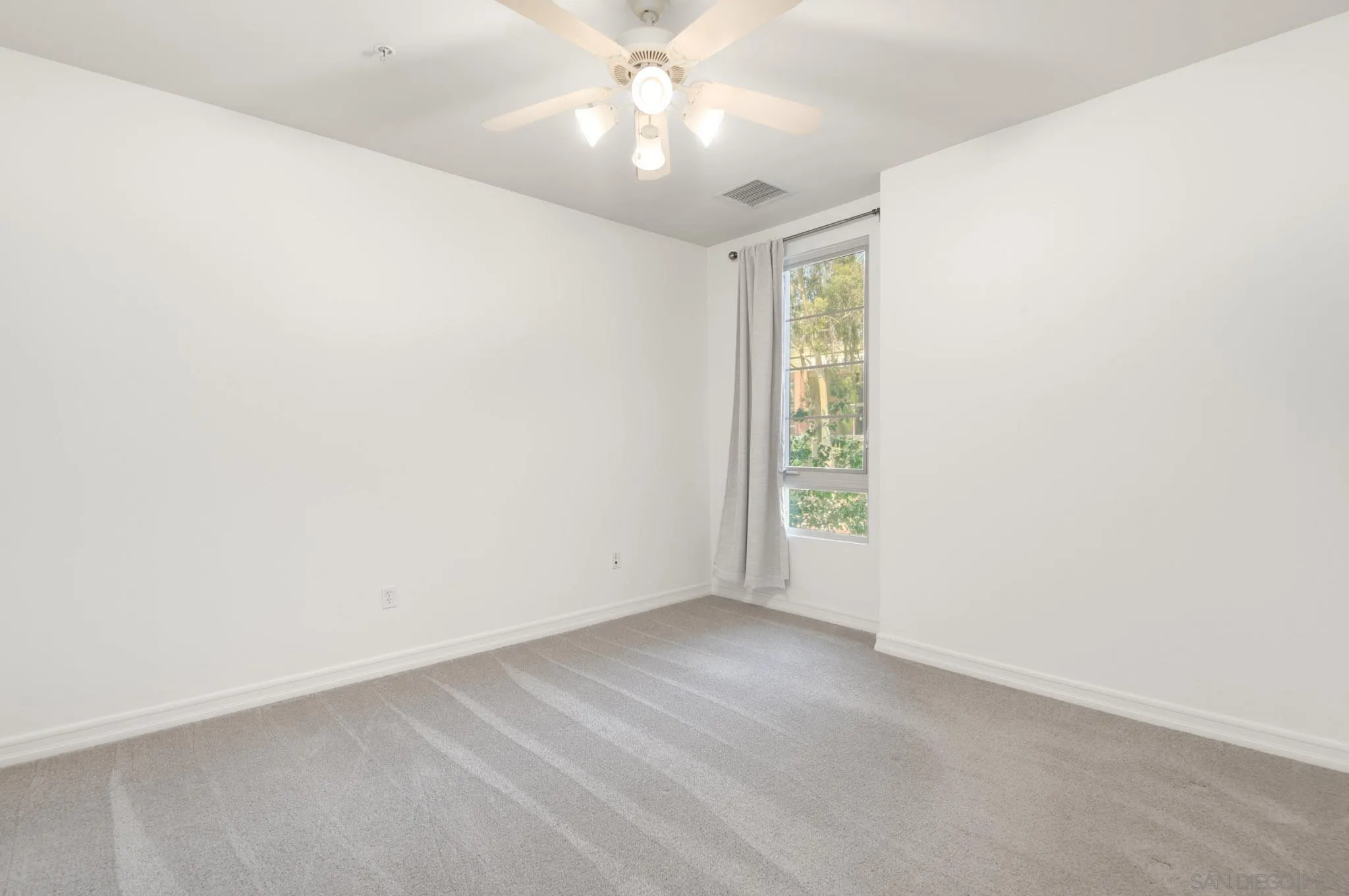 https://cdn.realtyfeed.com/cdn/127/260003760/d4116b42cc19335499a389e227170b31.webp
