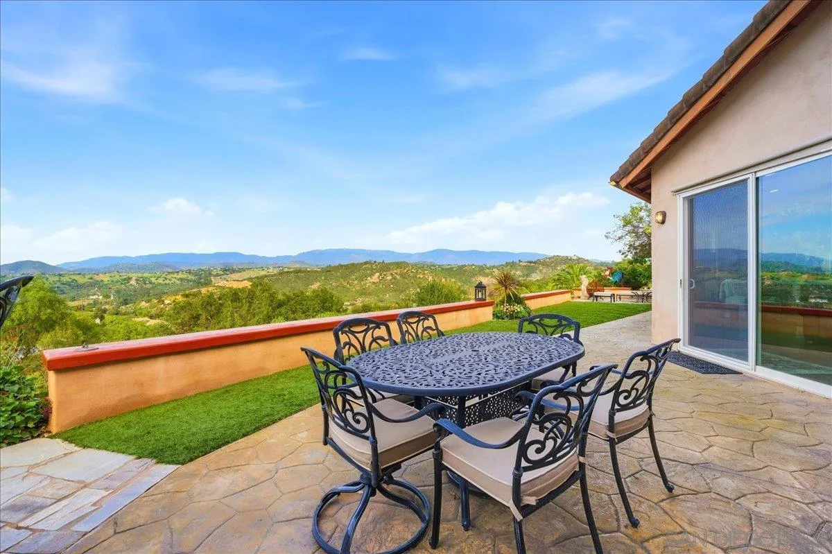https://cdn.realtyfeed.com/cdn/127/260003761/668dcf6512fab5847a52910cc89453af.webp