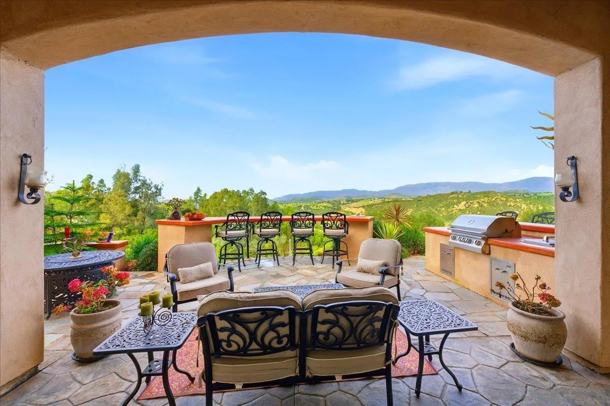 https://cdn.realtyfeed.com/cdn/127/260003761/68660f008fdc9329d910a89a93203f6c.webp