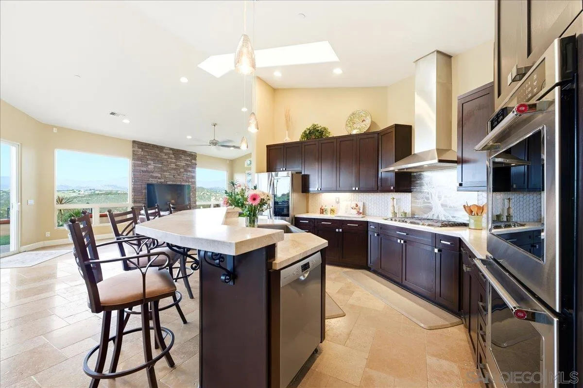 https://cdn.realtyfeed.com/cdn/127/260003761/a1a0416923a5c5d982eadd0a4b96b467.webp