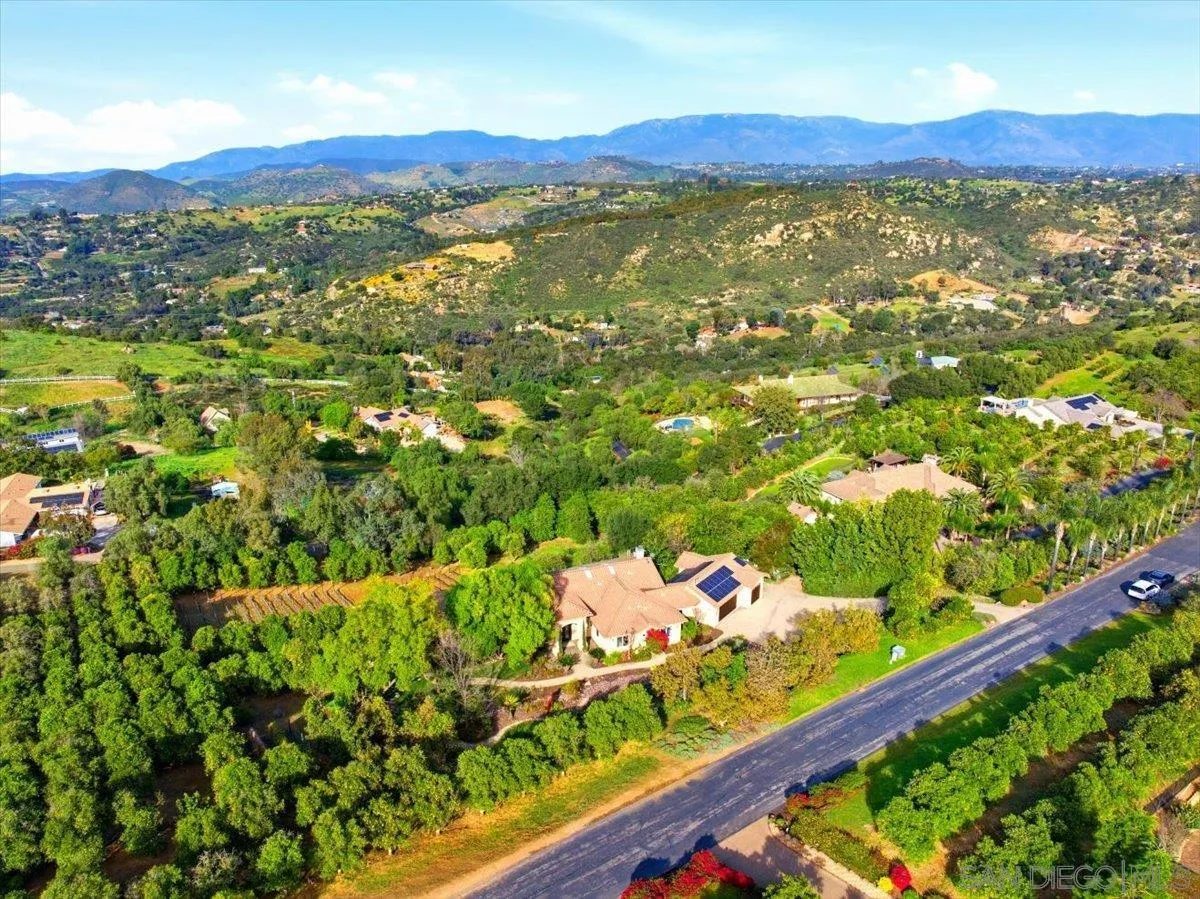 https://cdn.realtyfeed.com/cdn/127/260003761/b7f06d45659b758ef7ebe78ad129b4bc.webp