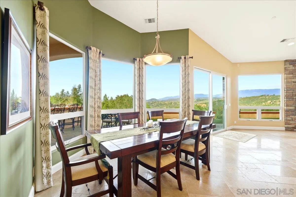 https://cdn.realtyfeed.com/cdn/127/260003761/c88d89799b8b79ac08bb8e8251d40a00.webp
