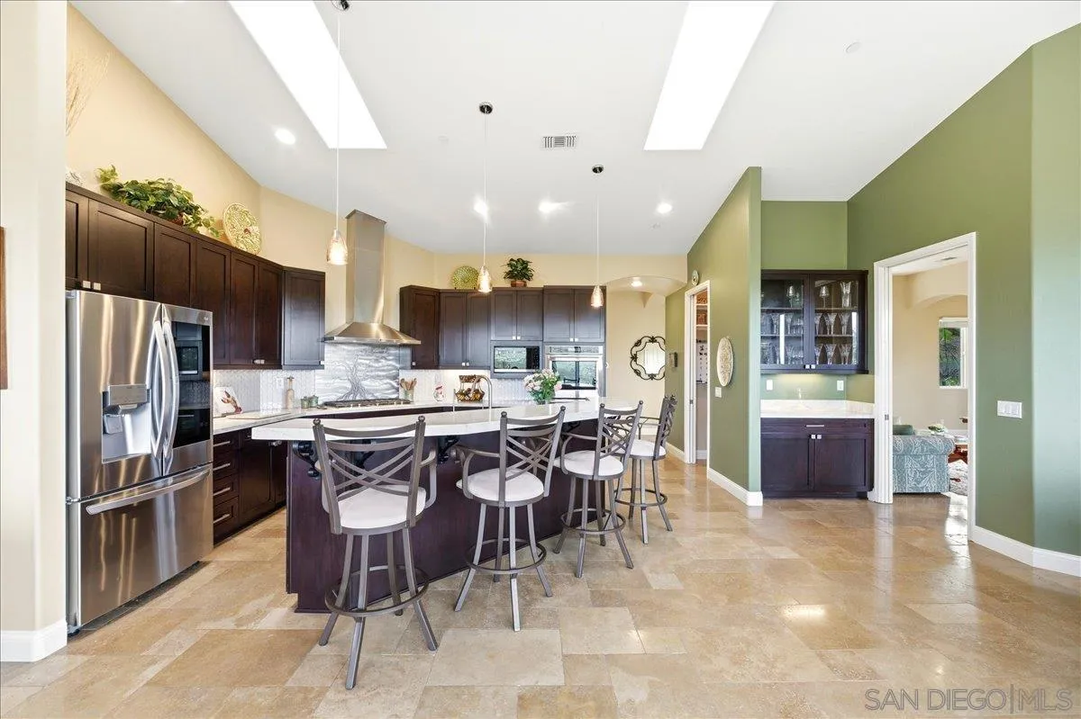 https://cdn.realtyfeed.com/cdn/127/260003761/ffb9c0ef4bb4acb56bbb27516b21df33.webp