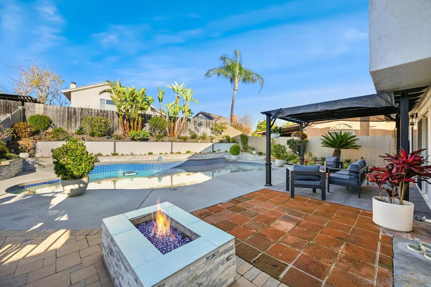 https://cdn.realtyfeed.com/cdn/127/260003763/78468b7fd87300f6f71a15396e4b3293.webp