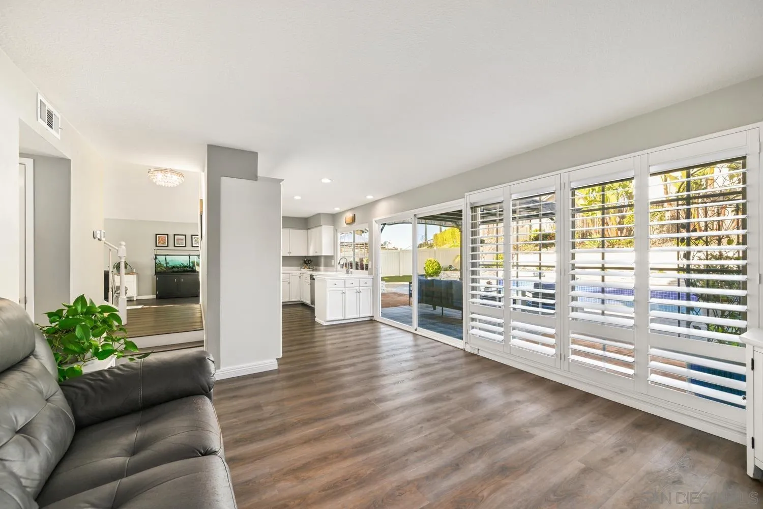 https://cdn.realtyfeed.com/cdn/127/260003763/c05673f2d1e3f488f33cbb5045f1ba10.webp
