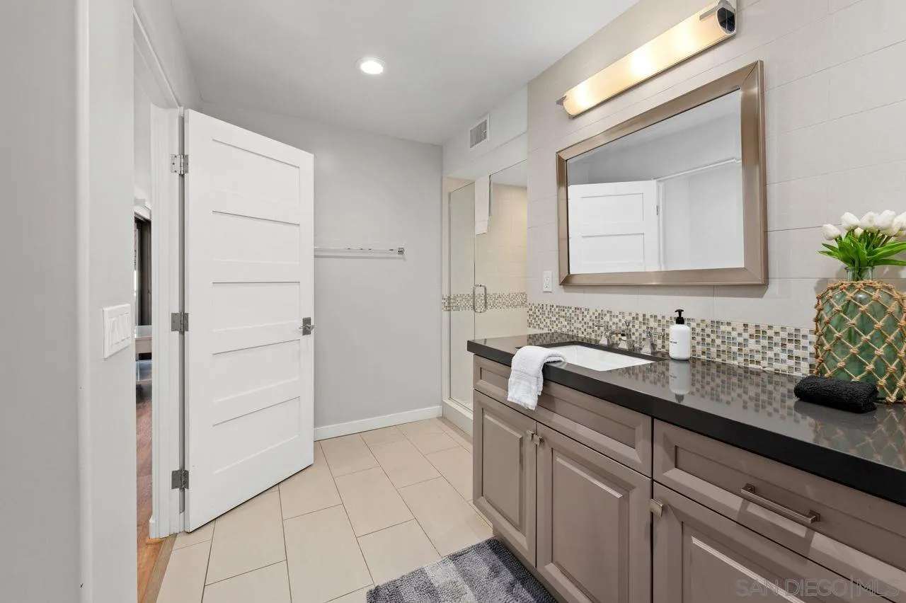 Photo #24: 260003765 Listing: Photo #24