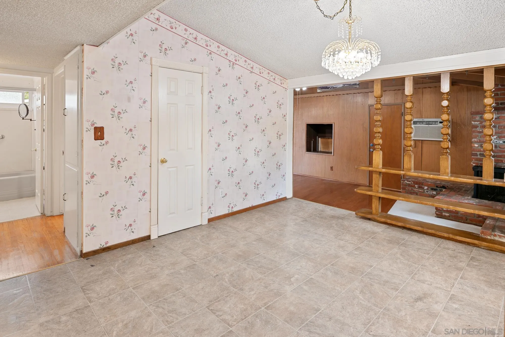 https://cdn.realtyfeed.com/cdn/127/260003768/189c767774220932278729d77e36330b.webp
